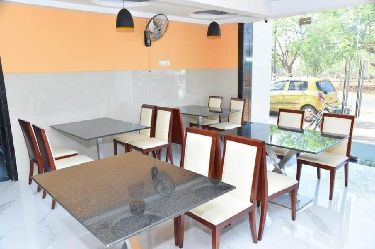 Ganesh Meridian Tiruppattur Exteriér fotografie